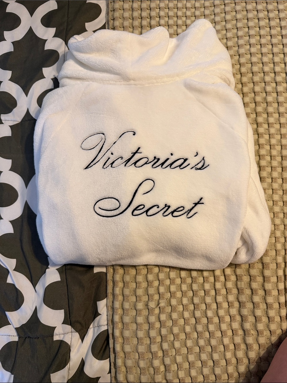 Victoria's Secret White Plush Robe with Embroidered Logo